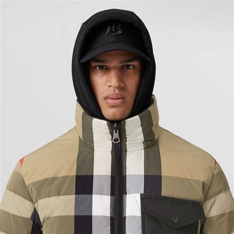 burberry 8032151|Reversible Check Nylon Puffer Jacket in Archive beige/black.